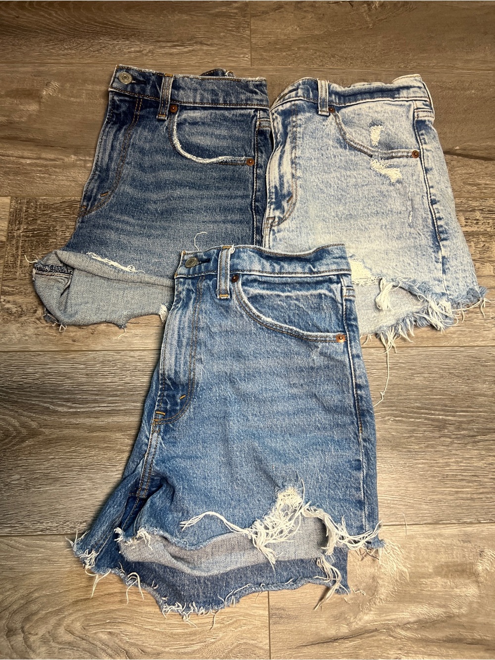 Abercrombie & Fitch Bundle (3) Distressed High Rise Mom shorts Size 4